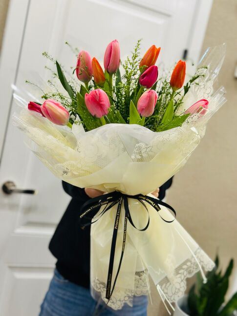 Tulip ( алтанзул ) 11ш тэй баглаа