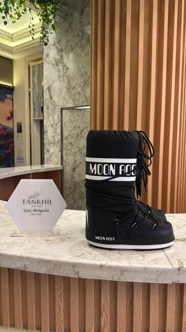 Moon boot