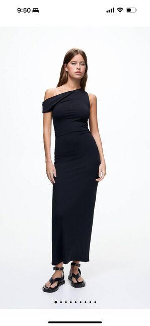 Long dress with an asymmetric neckline