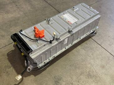 Toyota crown 210 kom battery