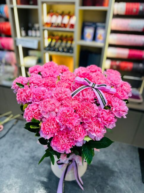Valentine's hearth bouqet 