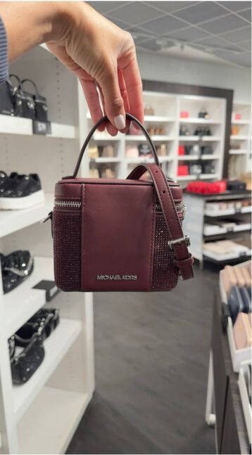 Michael kors crossbody 