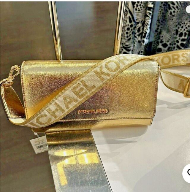 Michael kors crossbody 