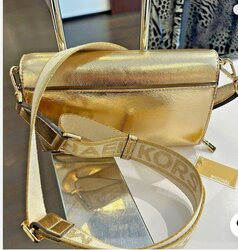 Michael kors crossbody 