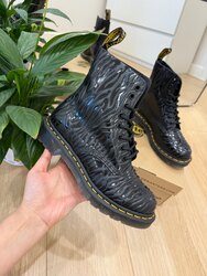 Dr martens zebra