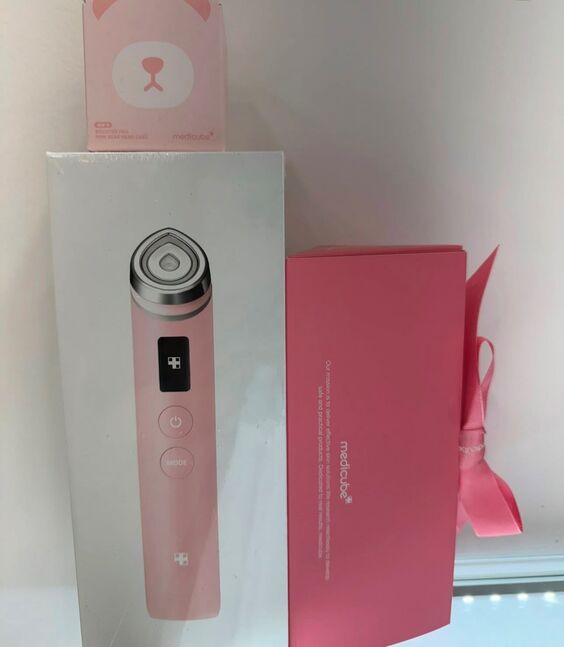 Medicube age-r booster pro