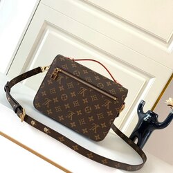 Lv pochette metis
