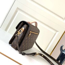 Lv pochette metis