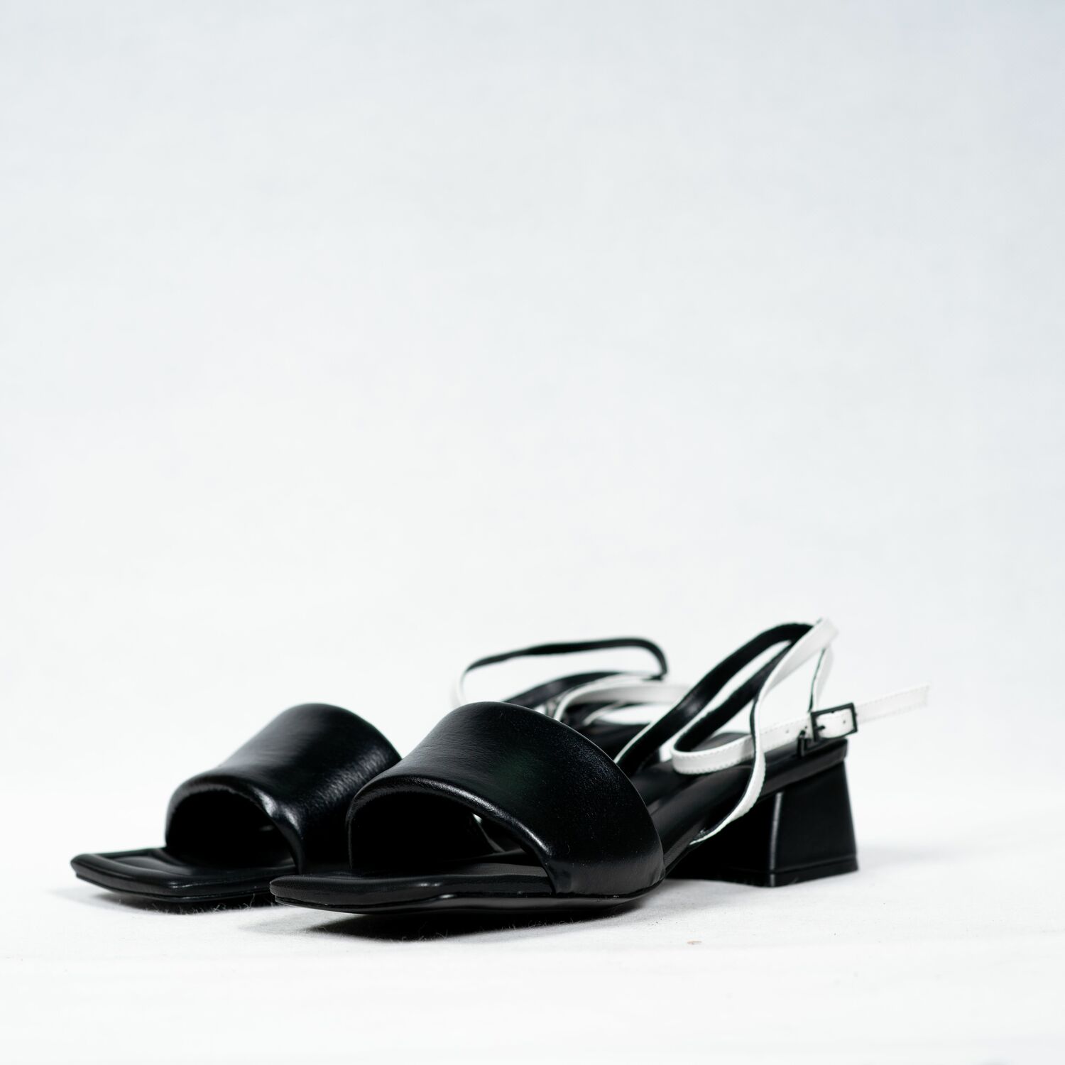 Sasha Fabiani WOMEN HEELED SANDALS