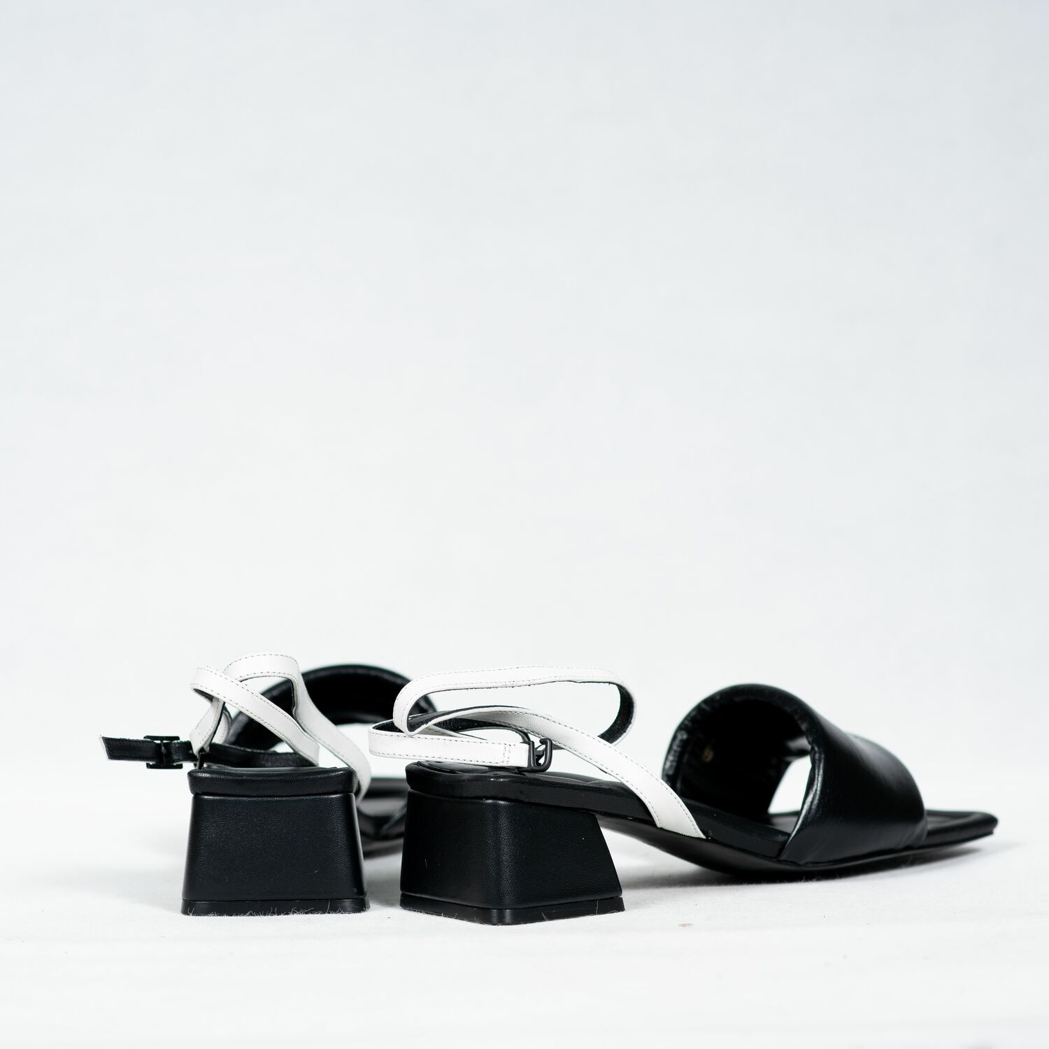Sasha Fabiani WOMEN HEELED SANDALS