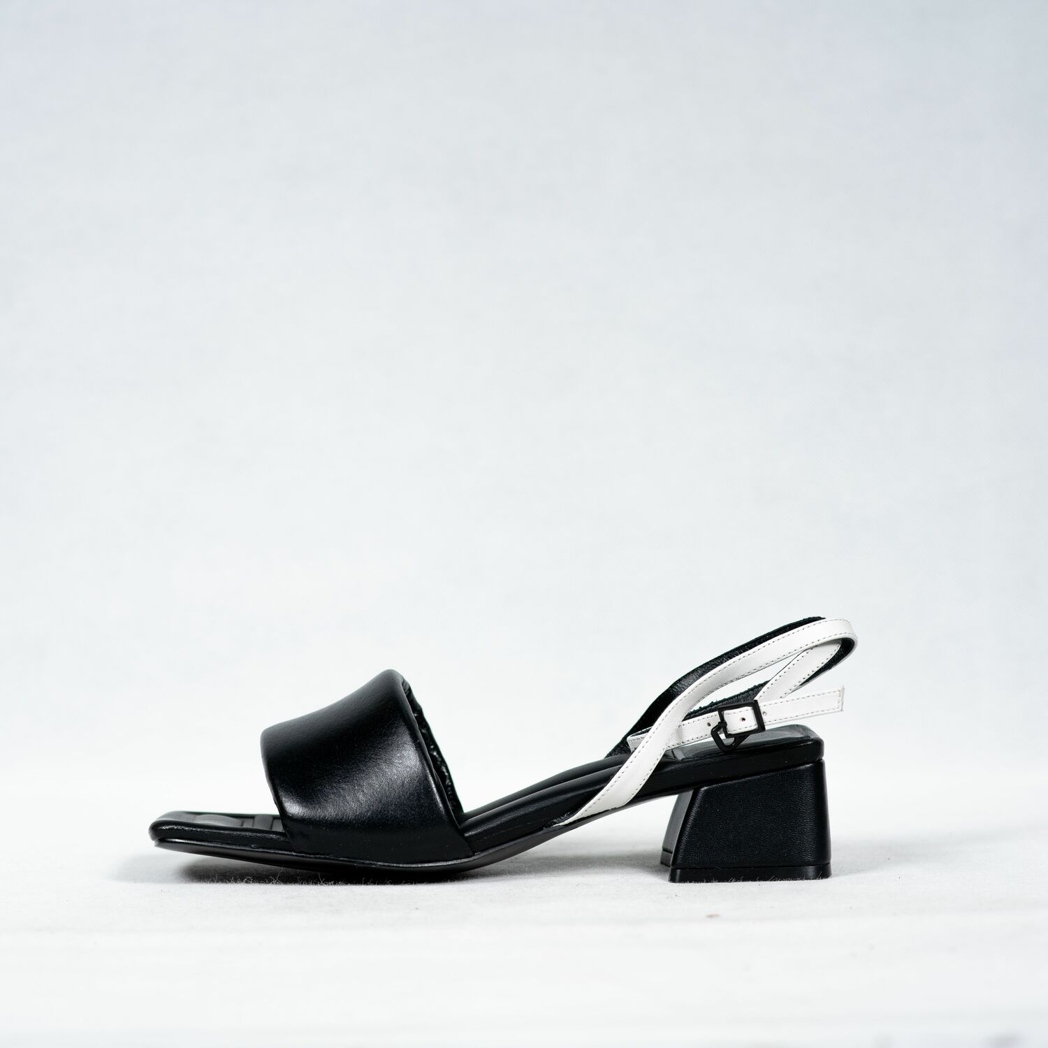 Sasha Fabiani WOMEN HEELED SANDALS