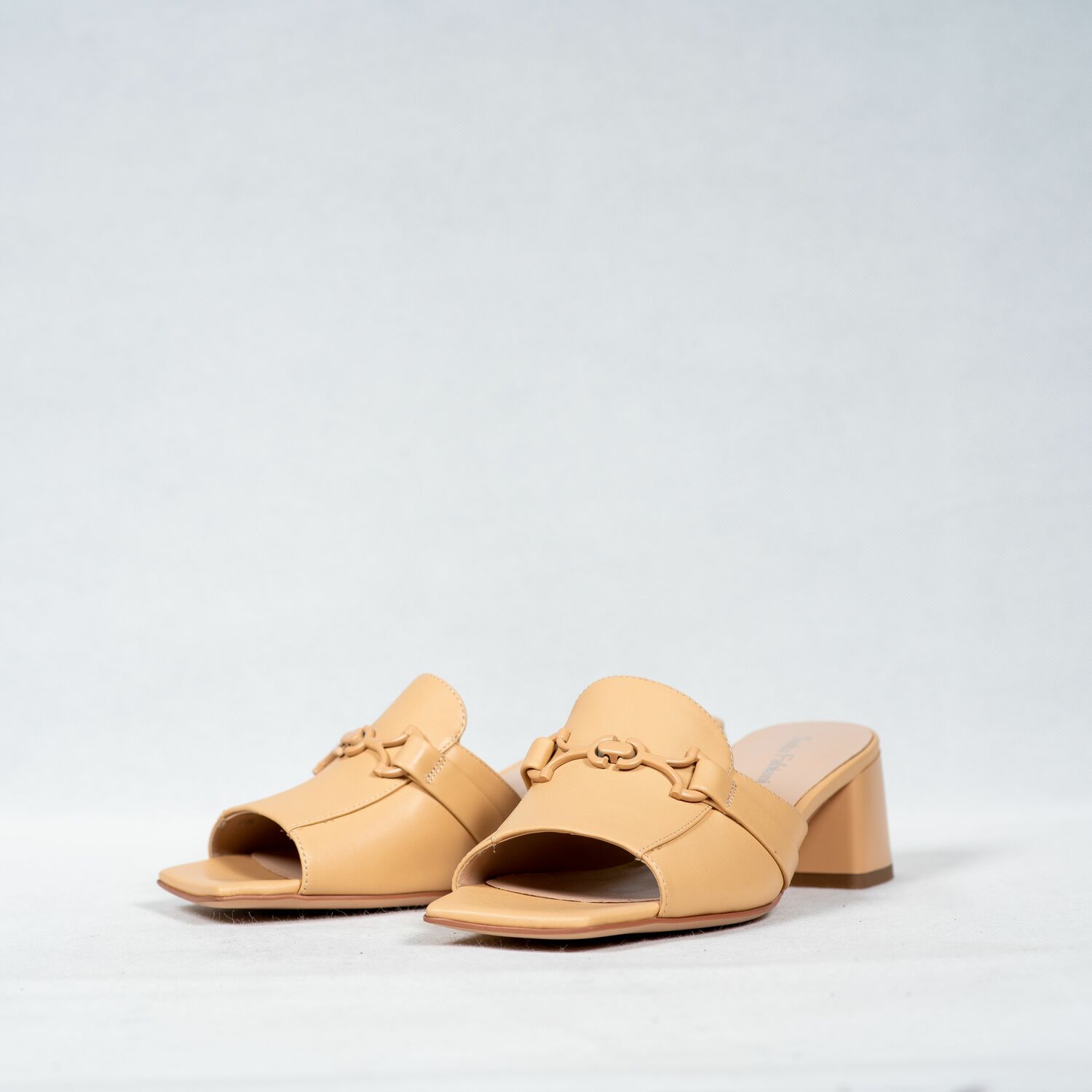 Sasha Fabiani WOMEN HEELED SANDALS