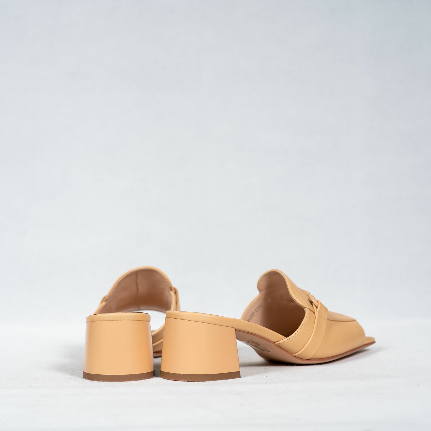 Sasha Fabiani WOMEN HEELED SANDALS