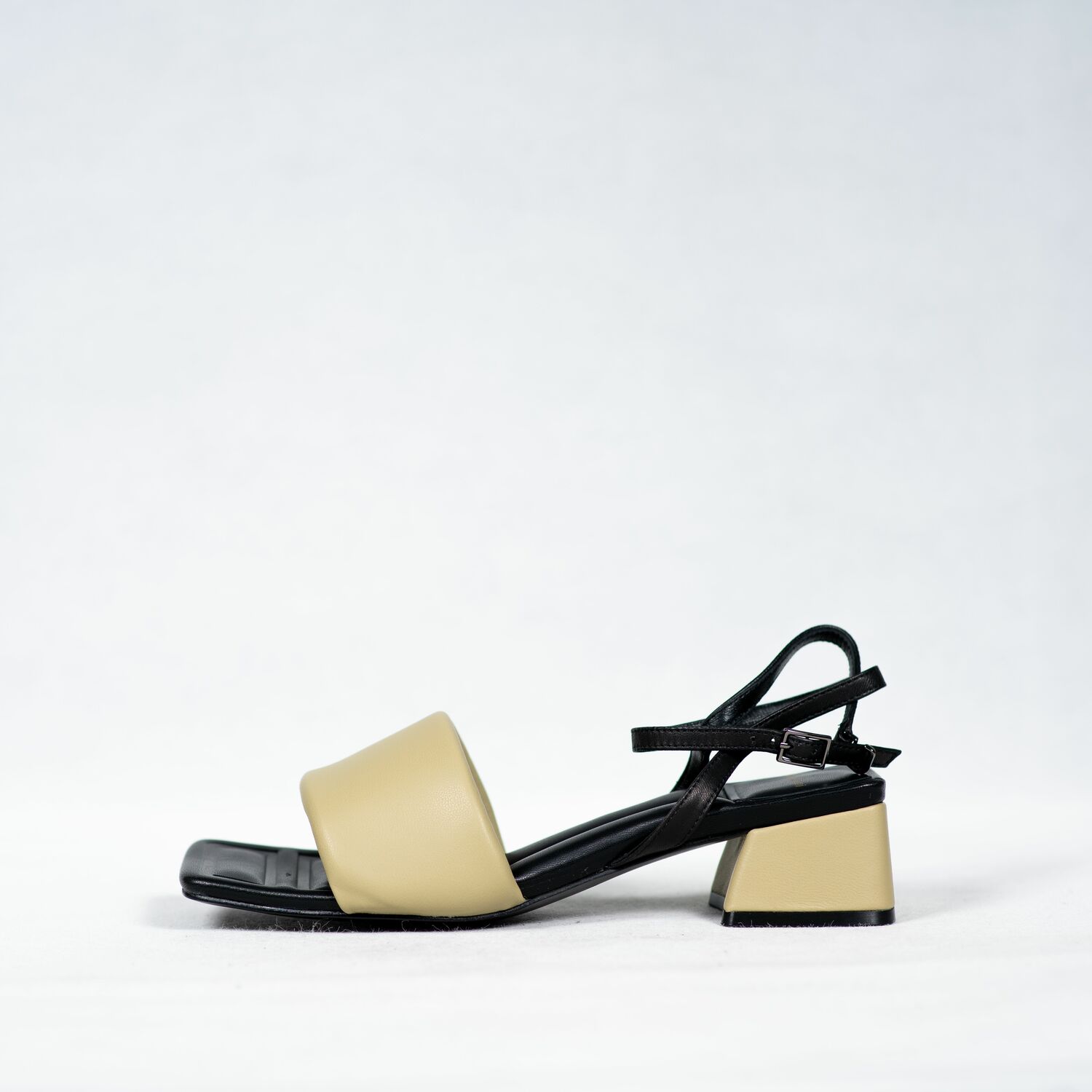 Sasha Fabiani WOMEN HEELED SANDALS