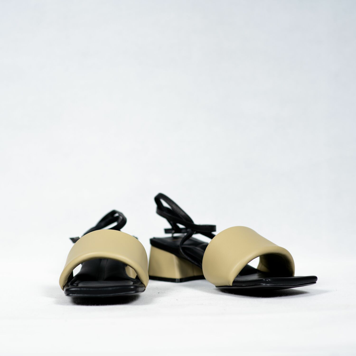 Sasha Fabiani WOMEN HEELED SANDALS