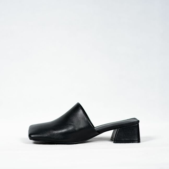 Sasha Fabiani WOMEN HEELED SANDALS