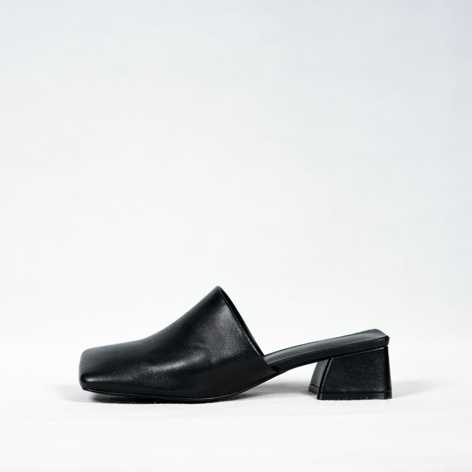 Sasha Fabiani WOMEN HEELED SANDALS