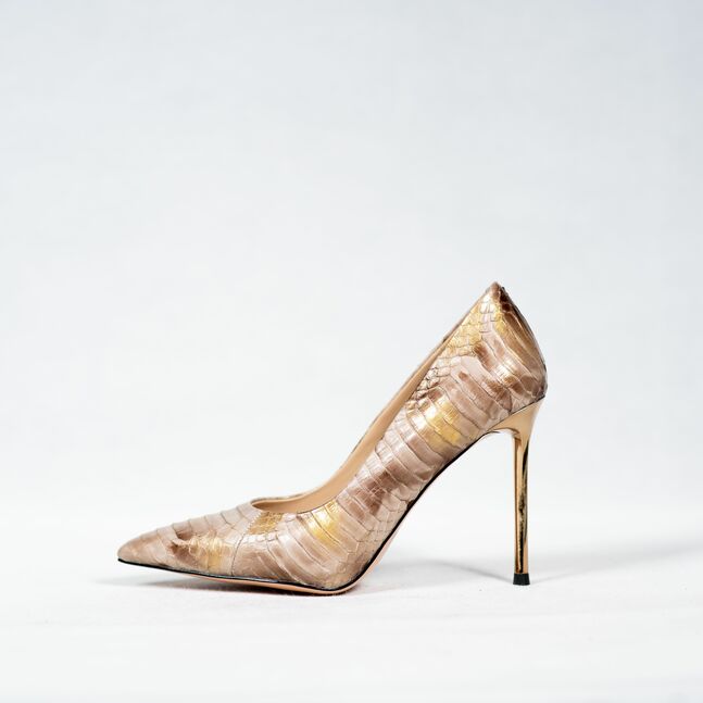 Sasha Fabiani HIGH HEELES