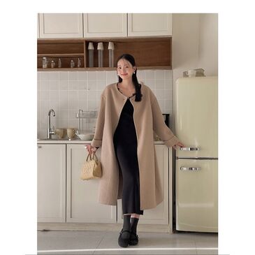 WOOL BEIGE COAT WITH SCARF