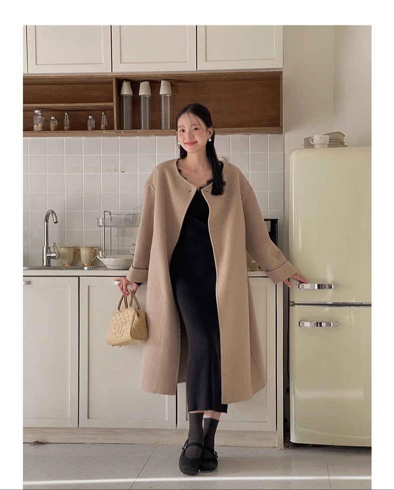 WOOL BEIGE COAT WITH SCARF
