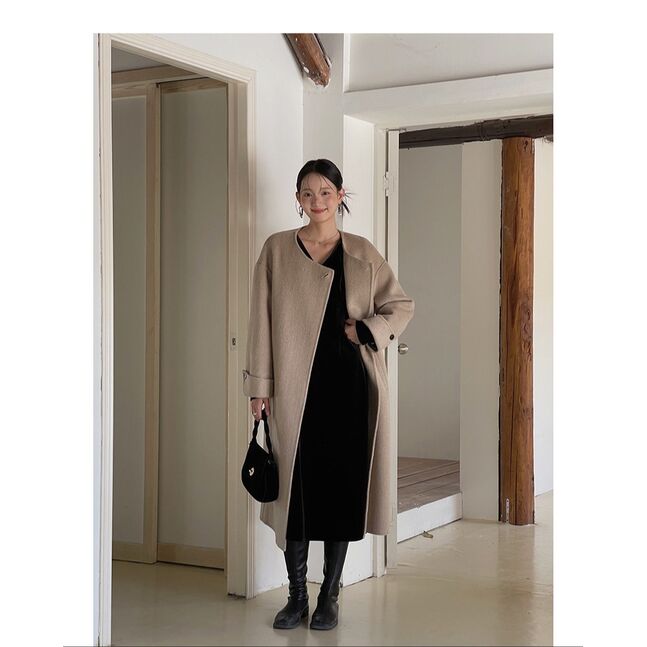 WOOL BEIGE COAT WITH SCARF