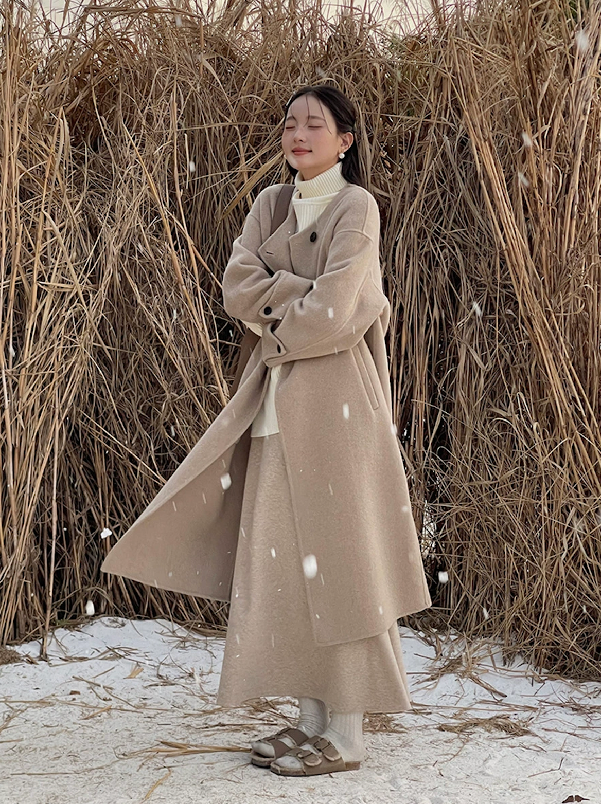 WOOL BEIGE COAT WITH SCARF