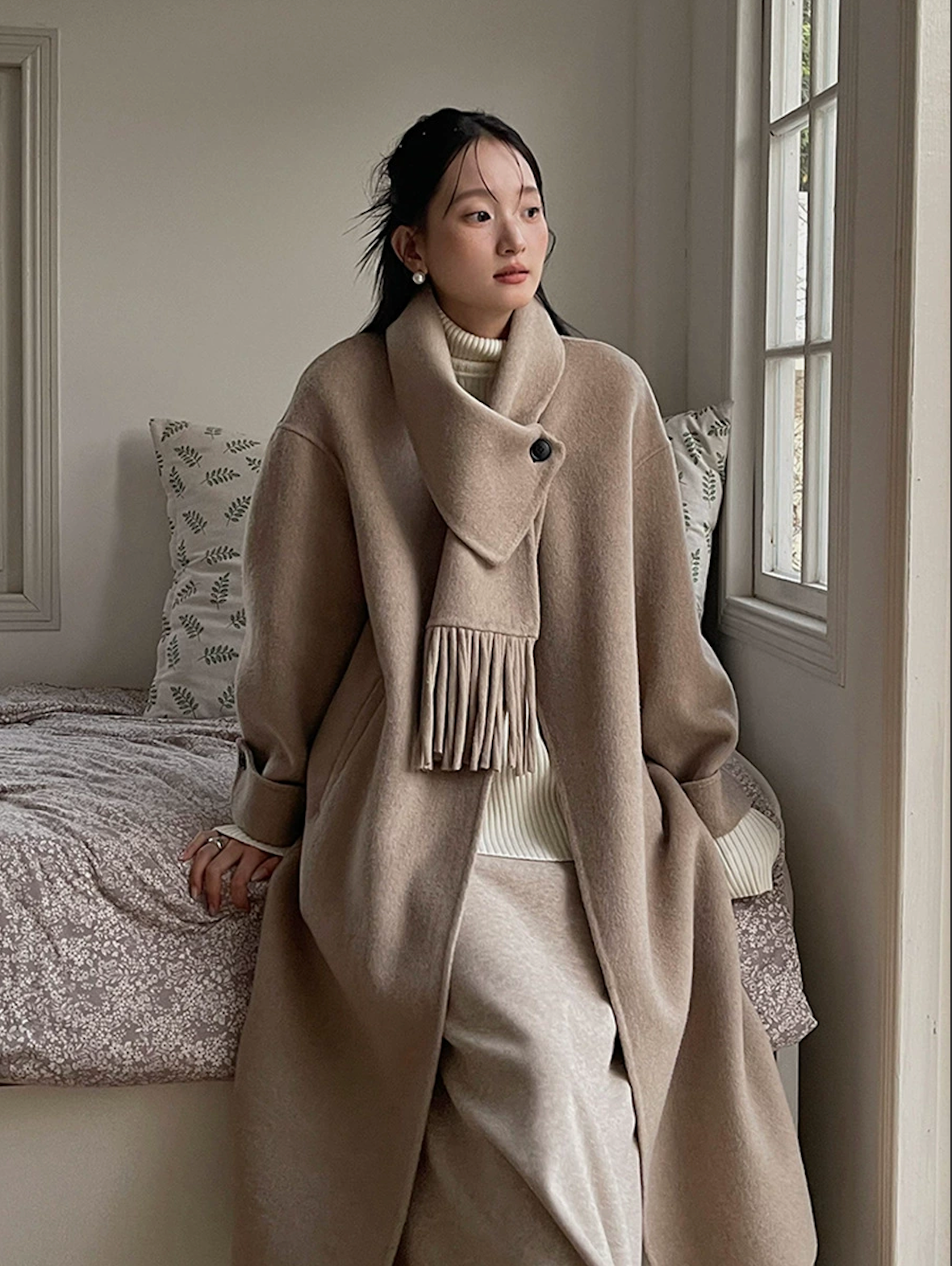 WOOL BEIGE COAT WITH SCARF