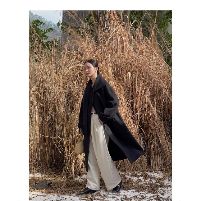 WOOL BLACK COAT WITH SCARF