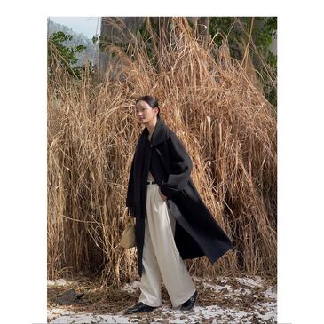 WOOL BLACK COAT WITH SCARF