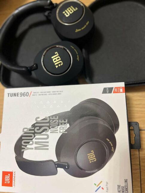 Jbl шинэ загварын чихэвч зарна. 