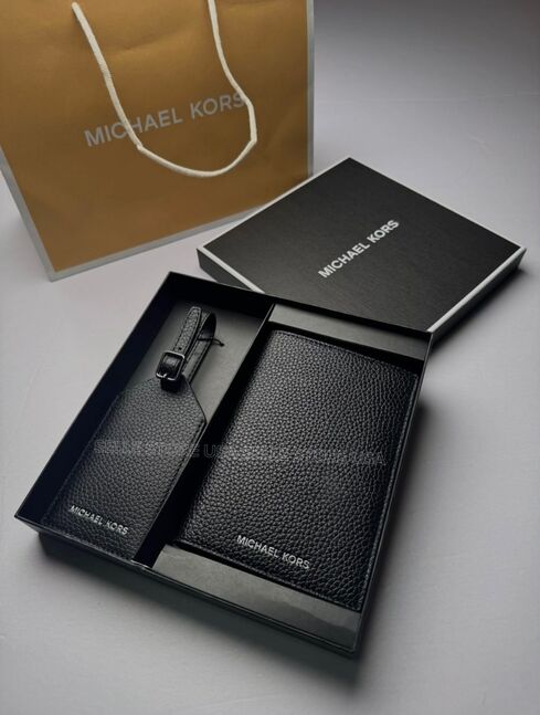 Pebbled leather passport case and luggage tag gift set | michael kors