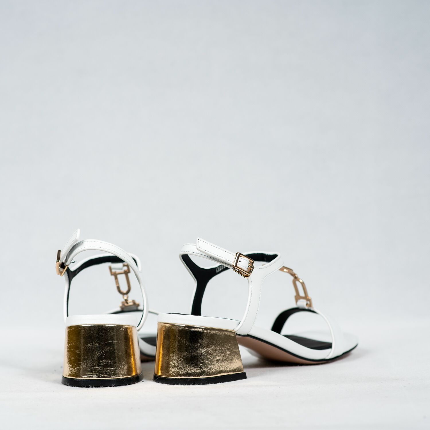 CINDY C ERIC WOMEN HEELED SANDALS