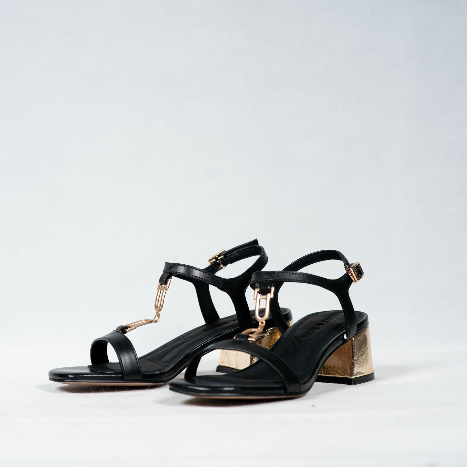 CINDY C ERIC WOMEN HEELED SANDALS