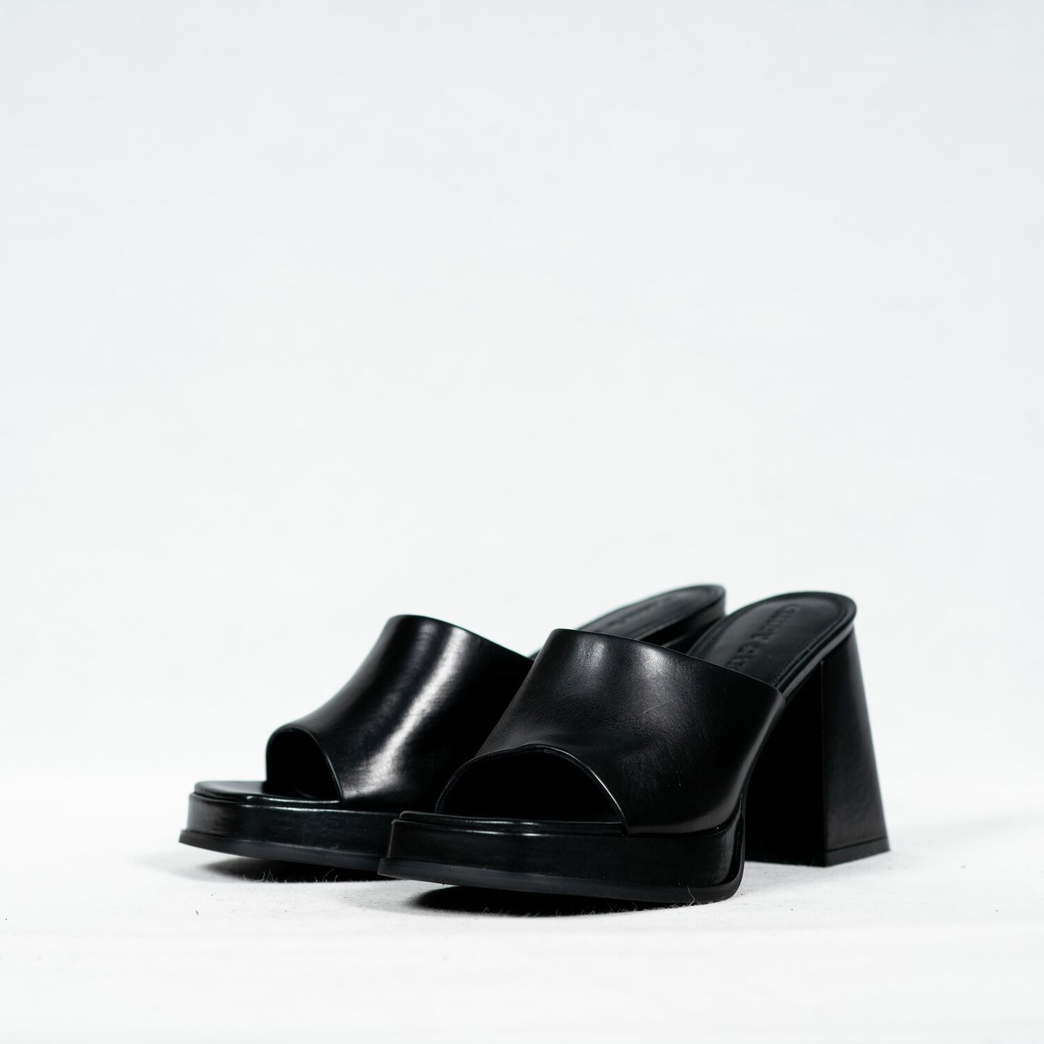CINDY C ERIC WOMEN HEELED SANDALS