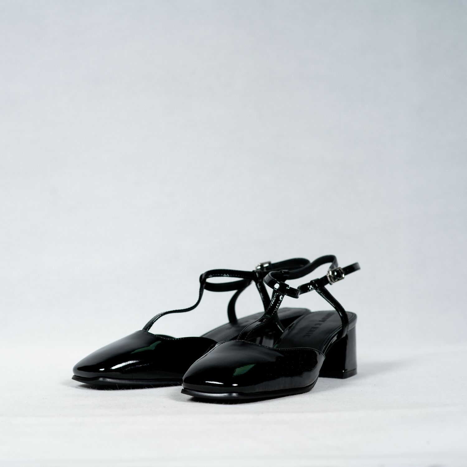 CINDY C ERIC WOMEN HEELED SANDALS