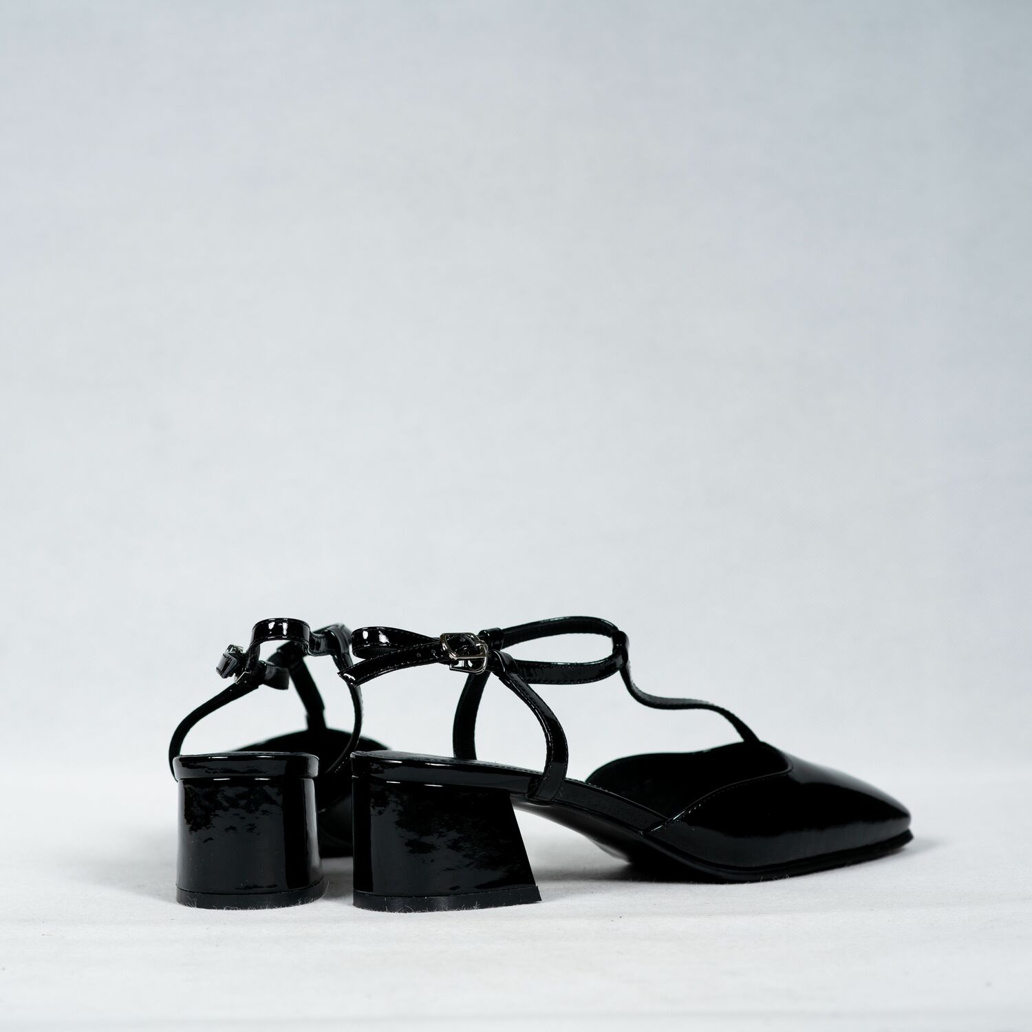 CINDY C ERIC WOMEN HEELED SANDALS
