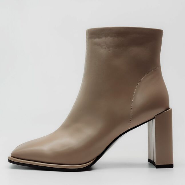CINDY C ERIC ANKLE BOOTS