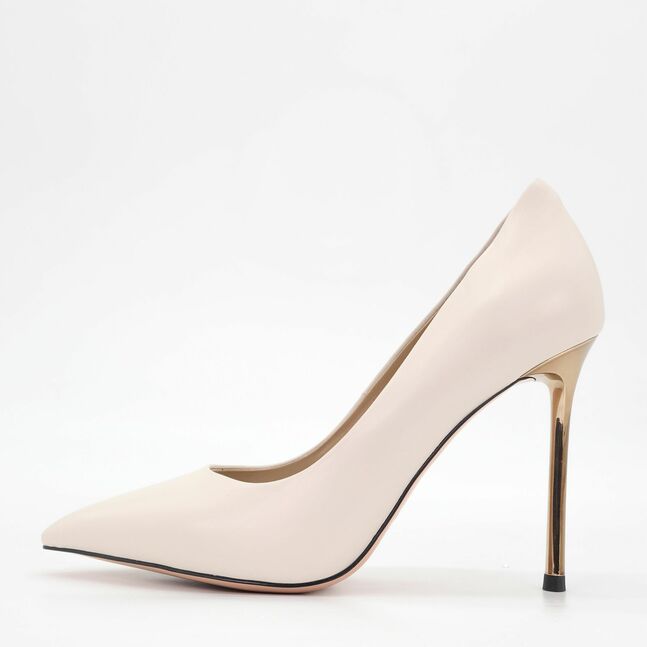 Sasha Fabiani HIGH HEELS