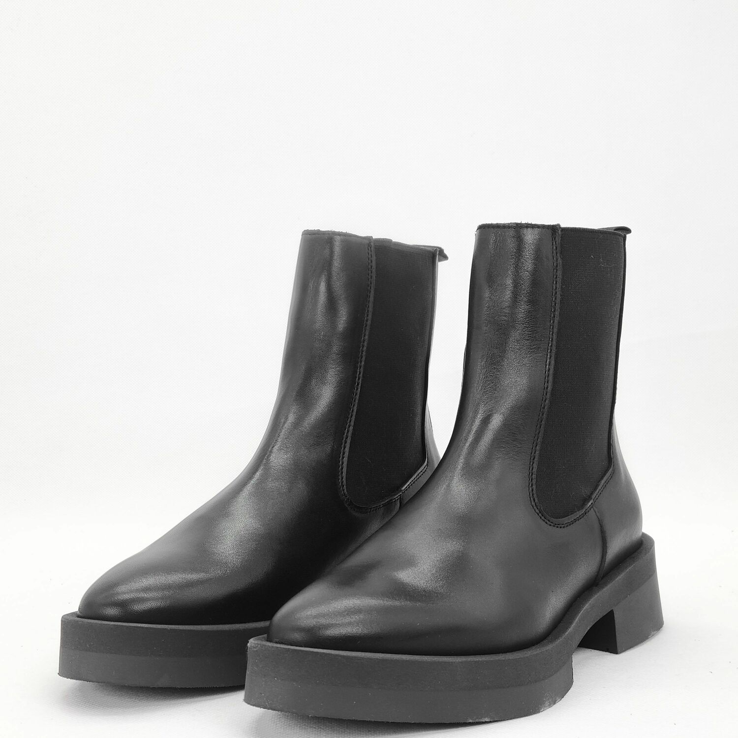 Steve Madden WOMEN CHELSEA BOOTS