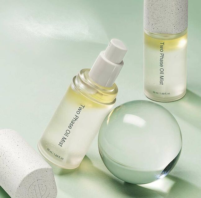 Two phase oil mist