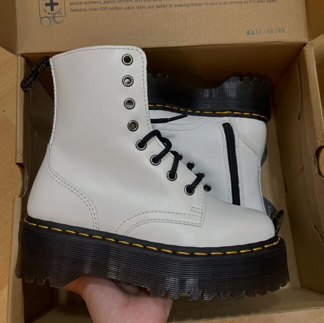 Dr. martens jadon цагаан 36
