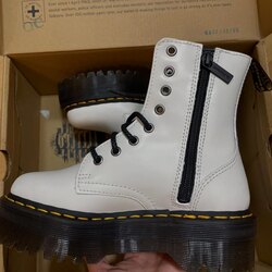 Dr. martens jadon цагаан 36