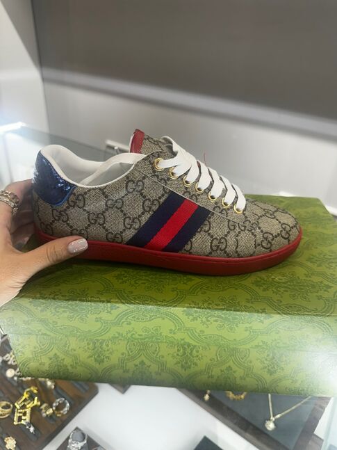 Gucci кет