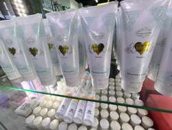 Японы алдарт jeunesse secret брэндийн chloe үнэртэй усны үнэртэй биеийн тос 150g