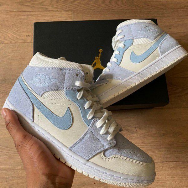 Jordan 1 mid