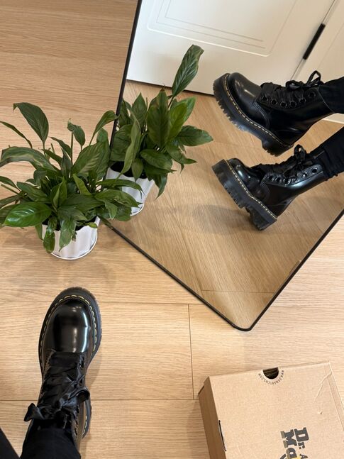 Dr martens molly