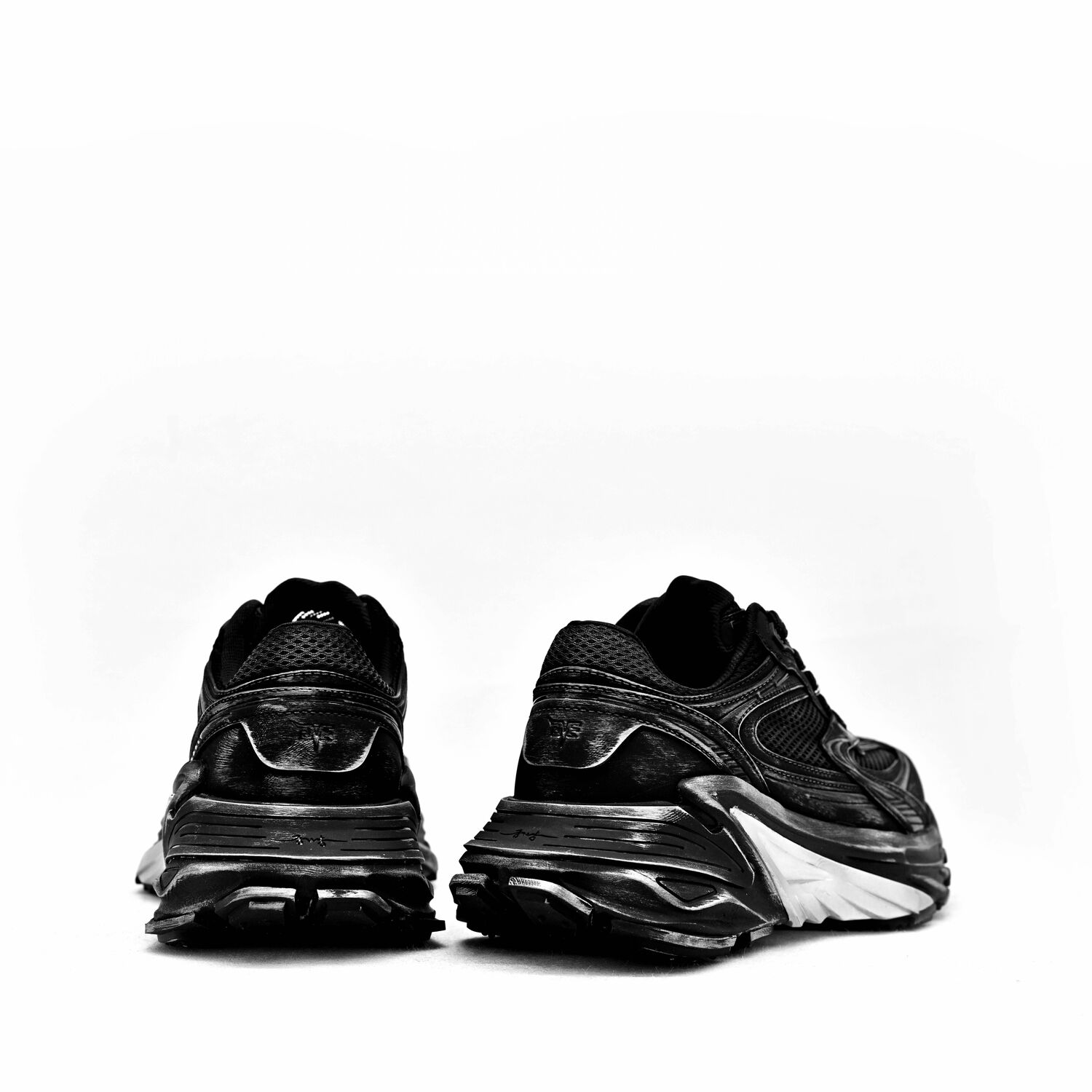 CINDY C ERIC MEN SNEAKERS