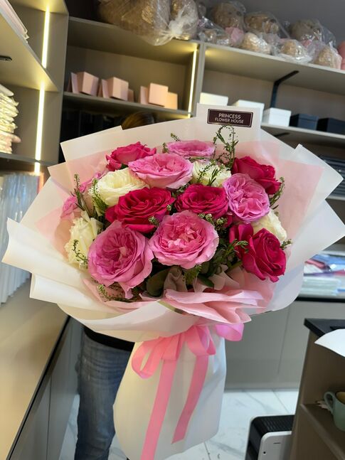 Colorful rose bouquet 