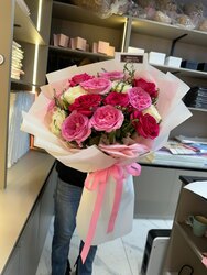 Colorful rose bouquet 