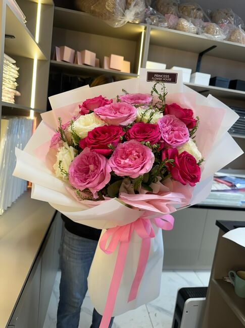 Colorful rose bouquet 